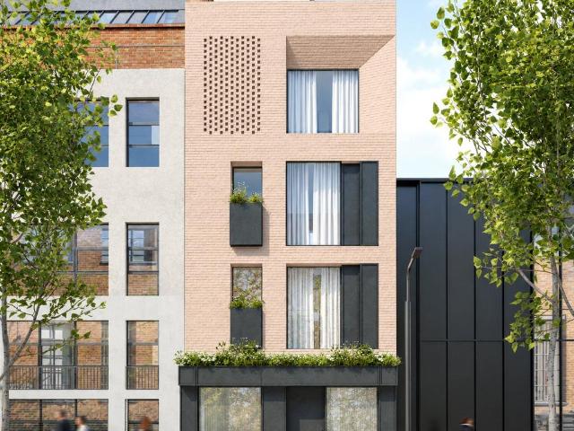 Flat for sale in London Borough of Hackney, Greater London