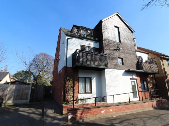Flat for sale in Lincoln, Moorlands