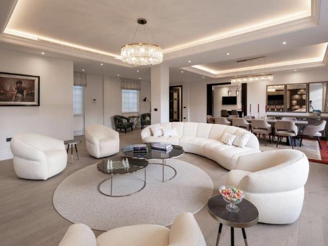 Flat for sale in St. John's Wood, Greater London