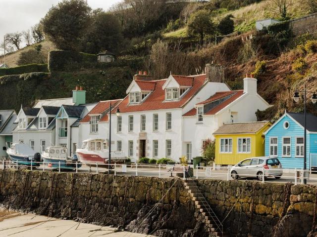 Flat for sale in Trinity, Scotland