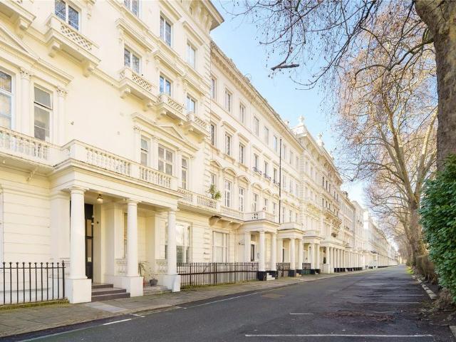 Flat for sale in Paddington, Greater London