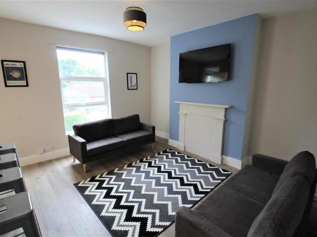 Apartment for rent in Woodhouse Cliff, Leeds