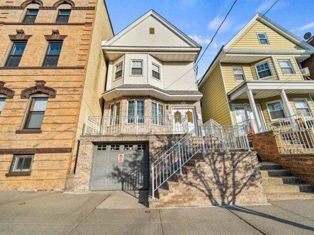 House for sale in Hudson, New Jersey