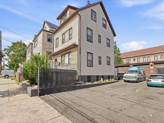 House for sale in Hudson, New Jersey