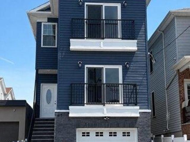 House for sale in Port Johnson, Bayonne