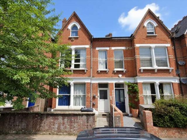 Apartment for sale in Archway, Greater London