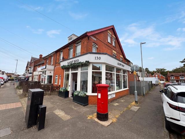 Flat for sale in Seacroft, Belleau