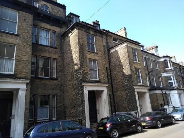 Flat for sale in Tower Hamlets, Ash