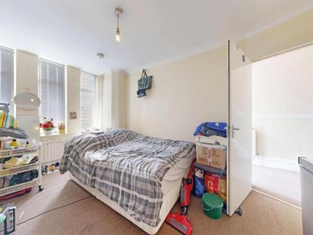 Apartment for sale in Spring Park, Luton