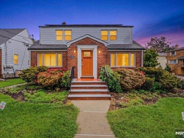 House for sale in Bloomfield, Essex County