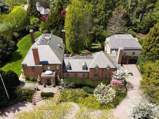 House for sale in Chestnut Hill, Brookline