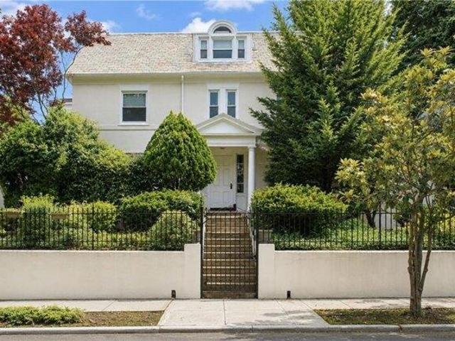 House for sale in Arverne, New York