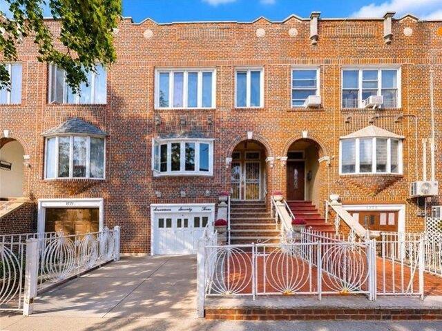 House for sale in Arverne, New York