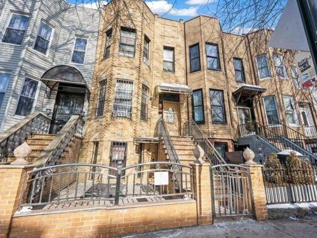 House for sale in Arverne, New York