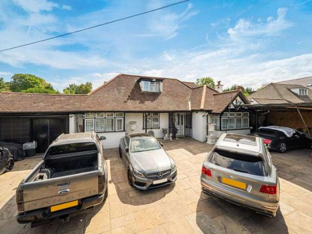 Bungalow for sale in London Borough of Croydon, Purley