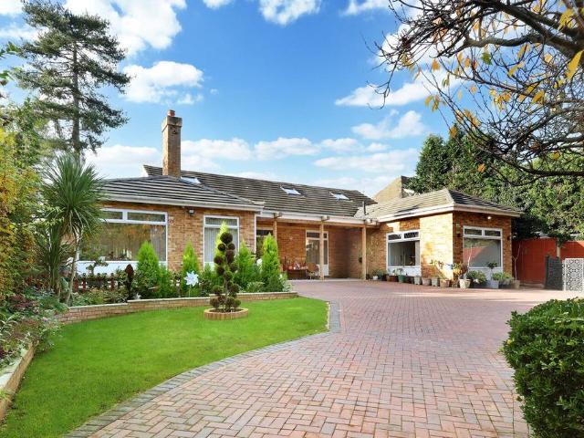 Bungalow for sale in Farnham Common, Buckinghamshire