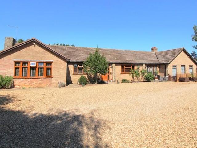Bungalow for sale in Coates, Four Gotes