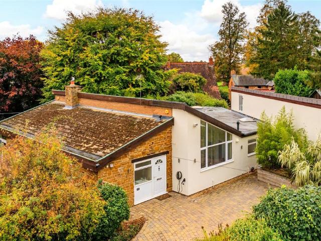 Bungalow for sale in Flore, Northamptonshire