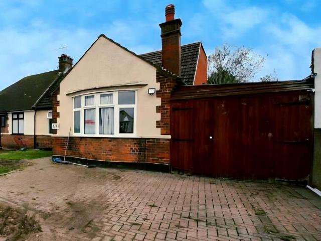 Bungalow for sale in Spring Park, Luton
