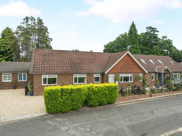 Bungalow for sale in Fole, Surrey