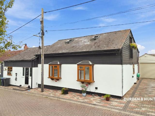 Bungalow for sale in Ashingdon, Barling