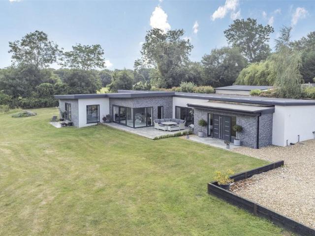 Bungalow for sale in Hartley, Sevenoaks