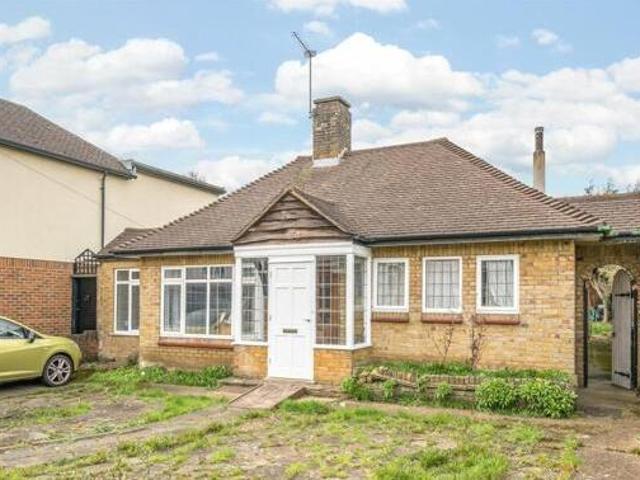 House for sale in Lower Green Esher, Blackhills
