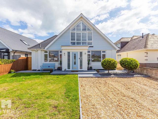 Bungalow for rent in Wick, Bournemouth