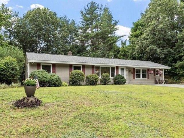 House for sale in Chelmsford, Massachusetts