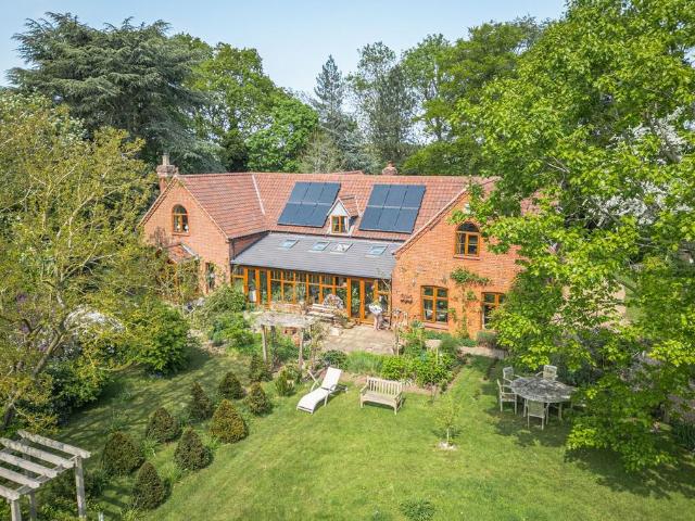 House for sale in Skeyton, Comers