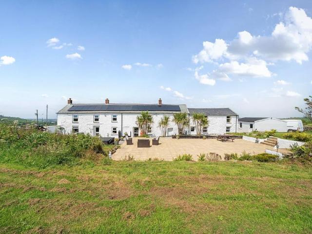 House for sale in Mount Ambrose, Cornwall