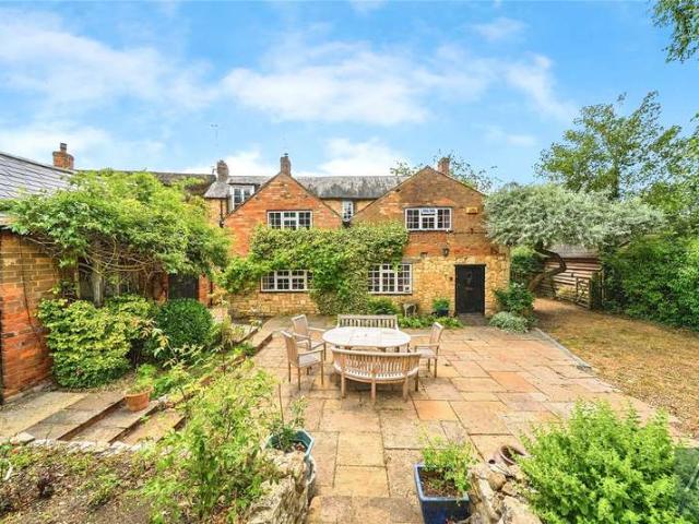 Cottage for sale in Leckhampstead, Buckinghamshire