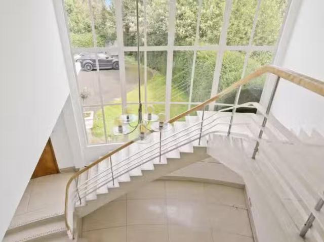 House for rent in Row Town, Surrey