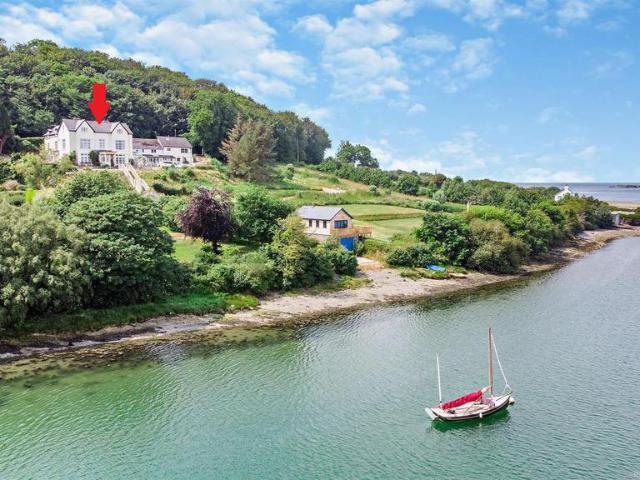 House for sale in St Dogmaels, Wales