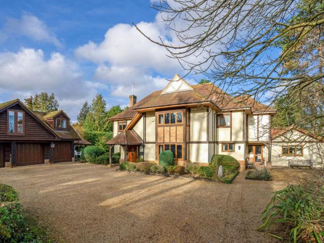 House for sale in Shiplake, Berrick Salome