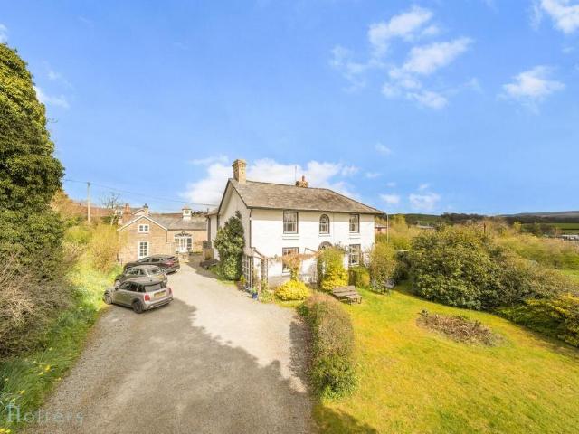 House for sale in Llanbadarn Fynydd, Wales