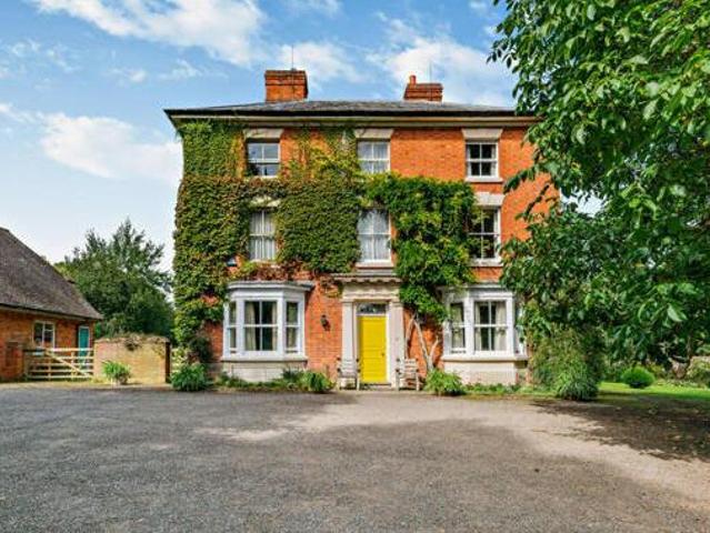 House for sale in Warwick, Warwickshire