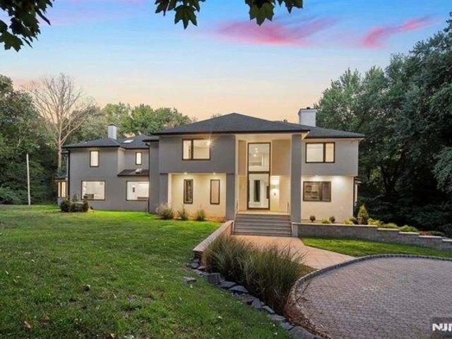 House for sale in Cresskill, New Jersey