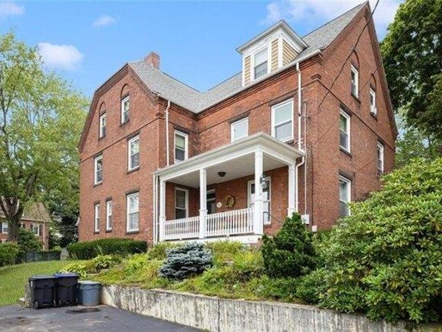 House for sale in Valley Falls, Cumberland