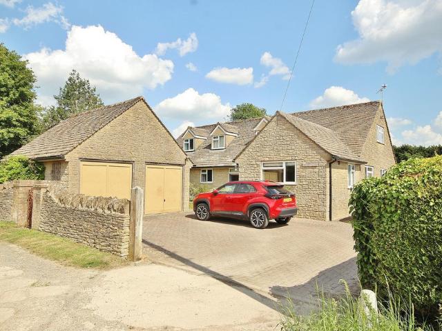 Bungalow for sale in Hailey, Black Bourton