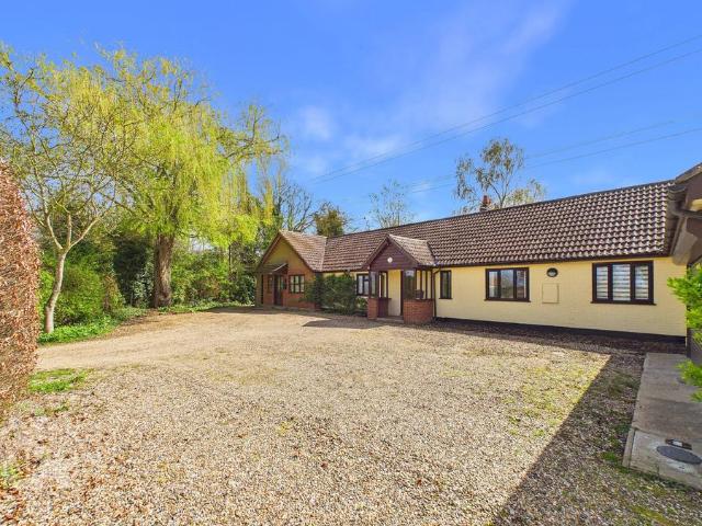 Bungalow for sale in Bedingfield, Suffolk