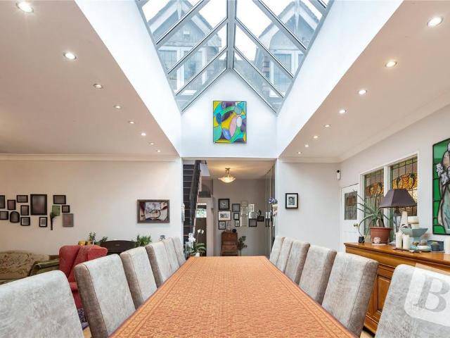 Bungalow for sale in London Borough of Redbridge, Greater London