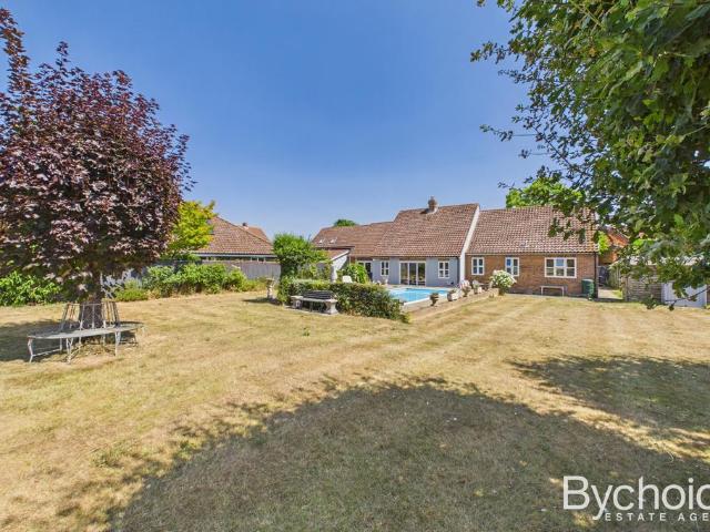 Bungalow for sale in Chelmondiston, Suffolk