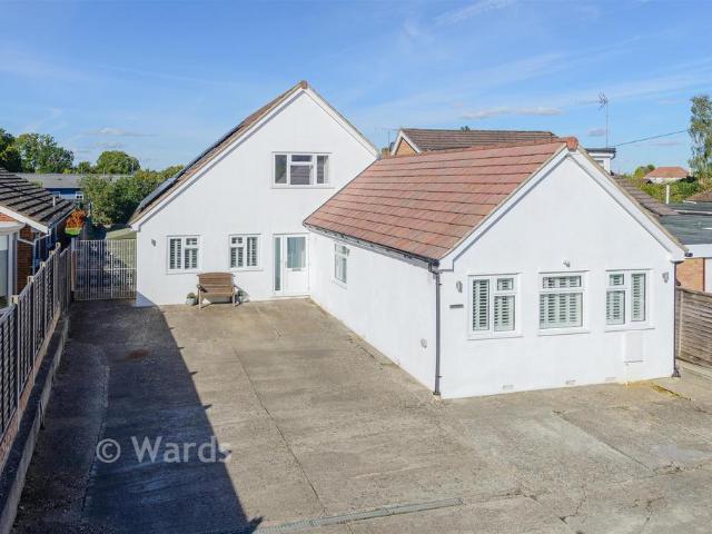 Bungalow for sale in West Kingsdown, Sevenoaks