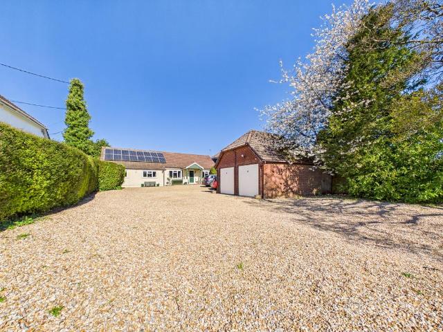 Bungalow for sale in Bolton Low Houses, Hampshire