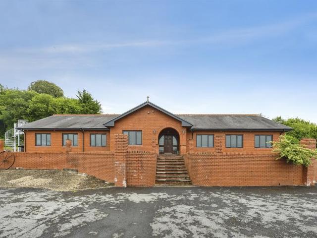 Bungalow for sale in Llanedi, Hendy