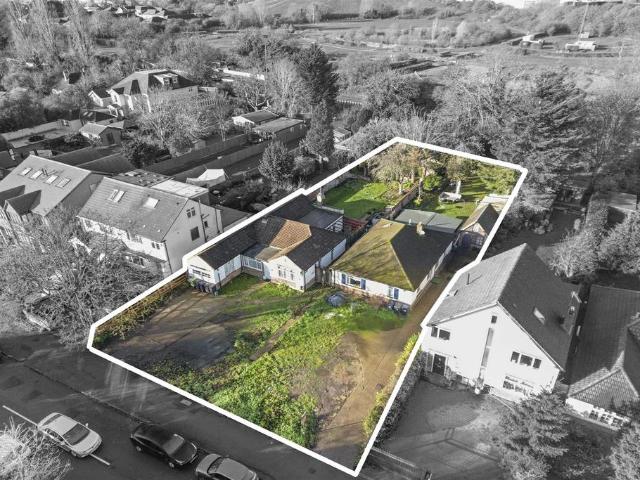 Bungalow for sale in London Borough of Ealing, Hanwell