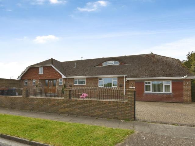 Bungalow for sale in East Cliftonville, Acol