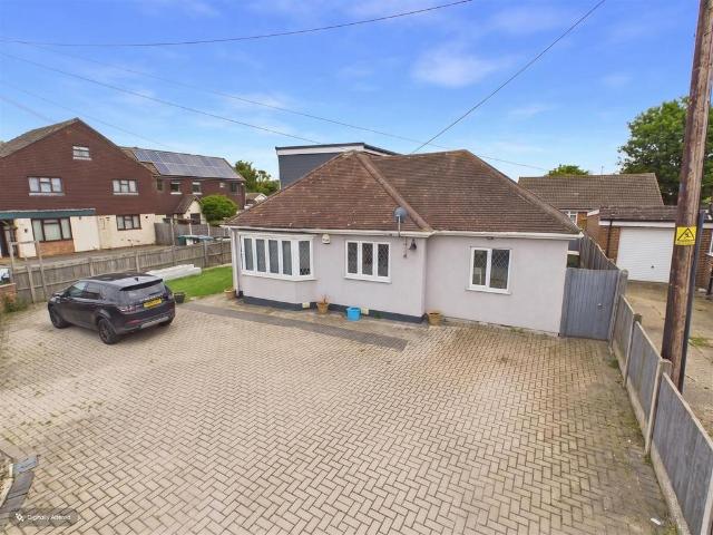 Bungalow for sale in Cliffe Woods