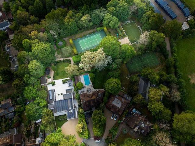 Farm for sale in Highwood Hill, Greater London
